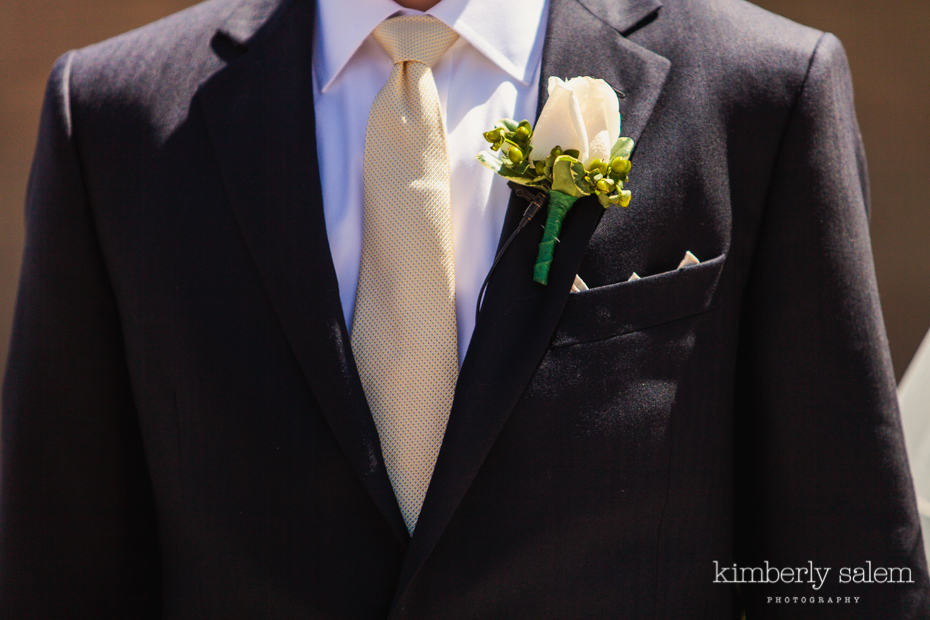 groom's boutonniere detail